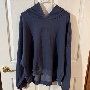 Relaxed Gap Mini-Logo Cropped Hoodie